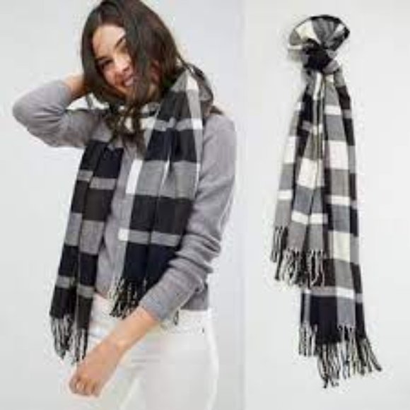 NEW Plush Apparel ultra soft plaid scarf - Picture 5 of 7